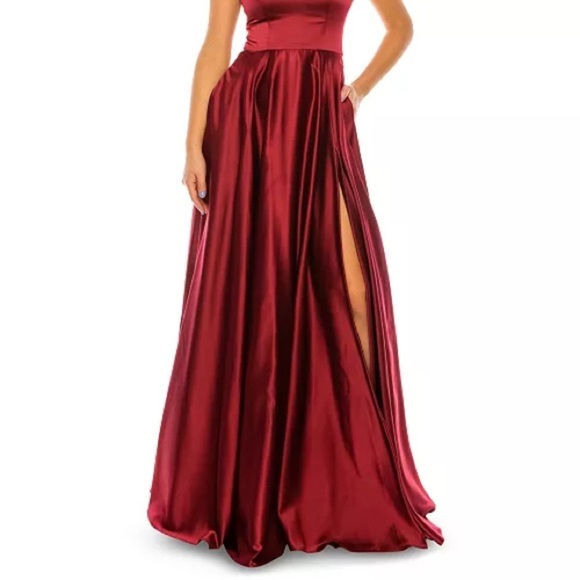 B Darlin Red Satin V-Neck Gown Slit & Pockets, A-line, size 5 - Picture 5 of 10